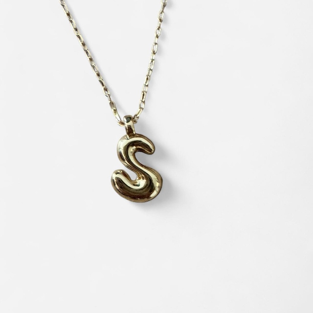 Gold Initial 'S' Pendant Necklace